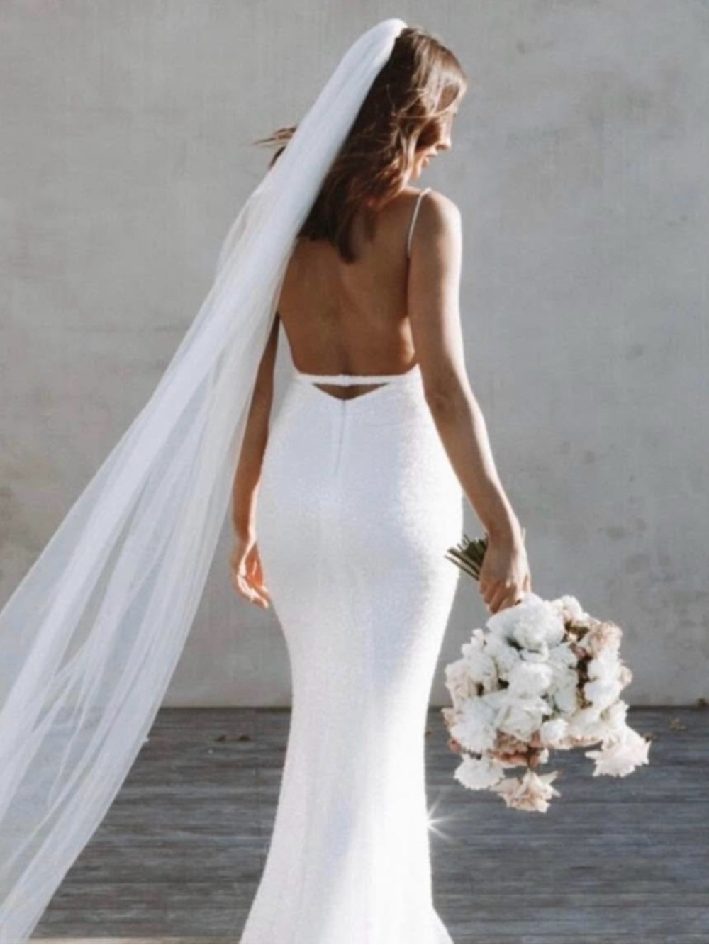 Elegant Lola’s White Sequin Backless wedding Dress - Picture 4 of 4